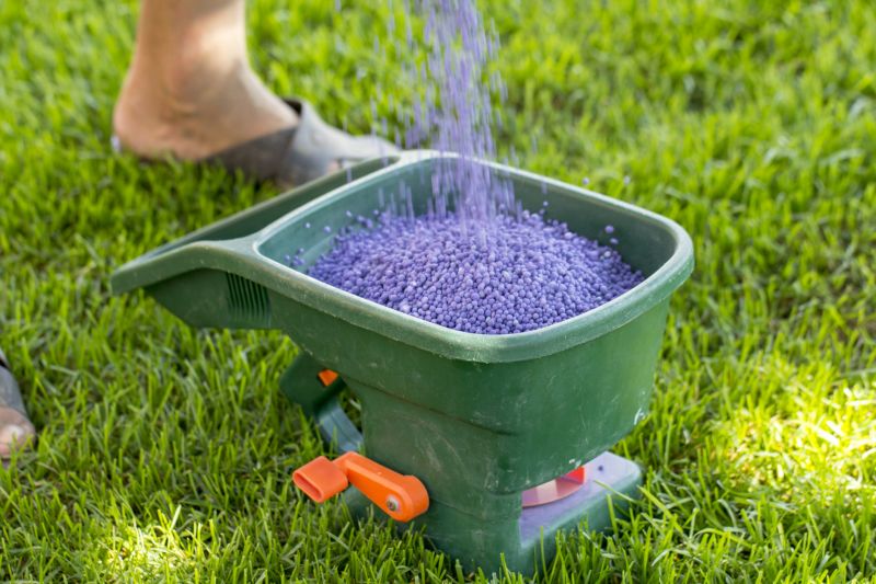Grass Fertilizing Service in Honolulu, HI